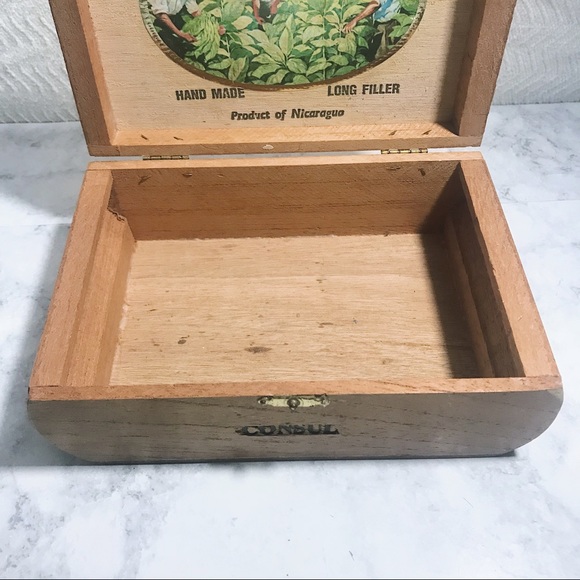 Vintage Handmade Nicaragua Cigar Wooden Box - Picture 3 of 7